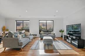 Beautiful Golden Point Home - Style&Sophistication